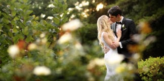 Gabelli Studio Gabelli Studio Couple Kissing in Garden