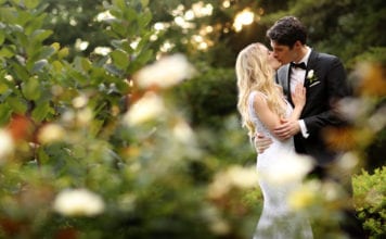 Gabelli Studio Gabelli Studio Couple Kissing in Garden